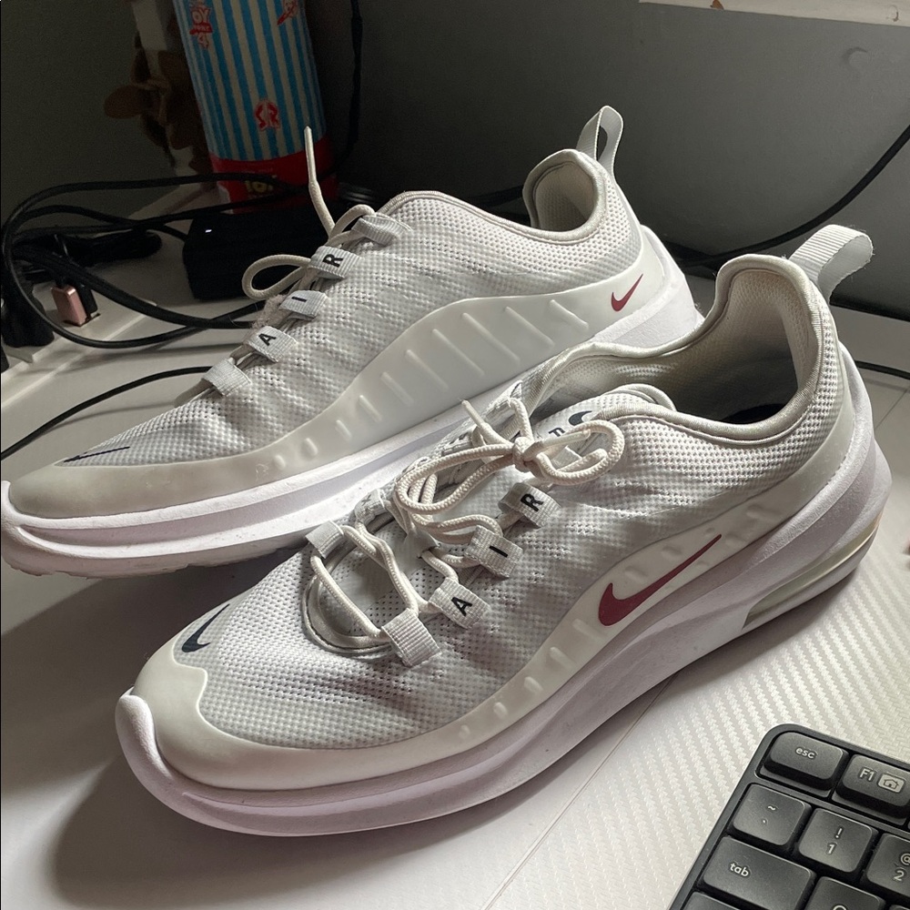 Nike women’s air max size 9